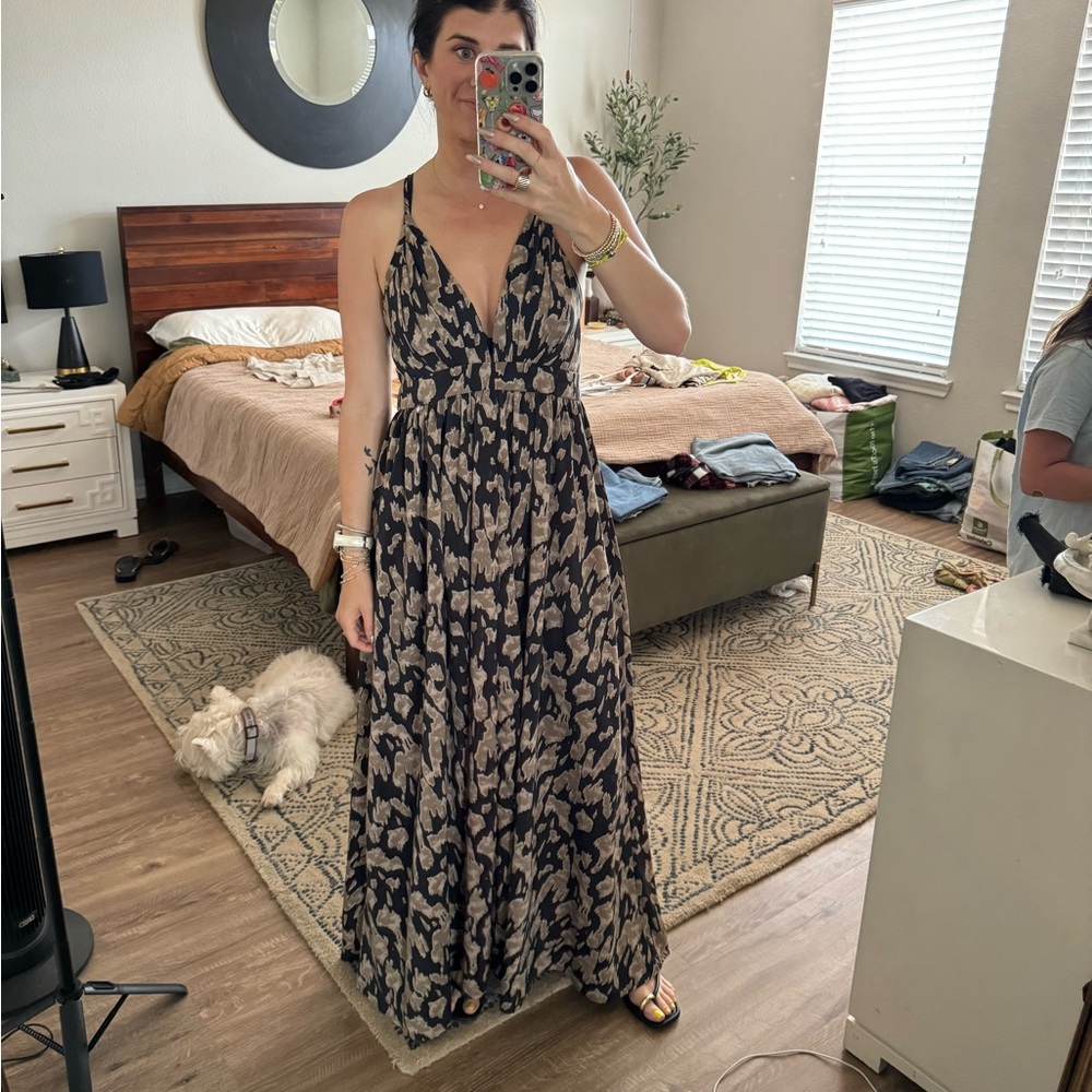 Elegant Black and Cream Maxi Dress